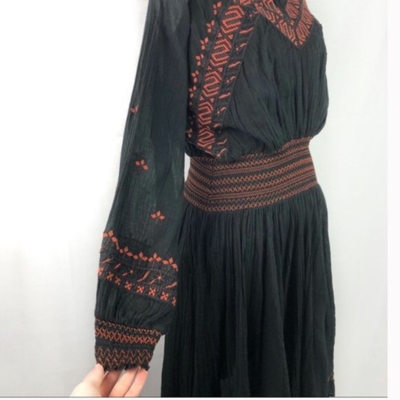 Free People Dresses & Skirts - FREE PEOPLE Embroidered Smocked Long Sleeve Dress